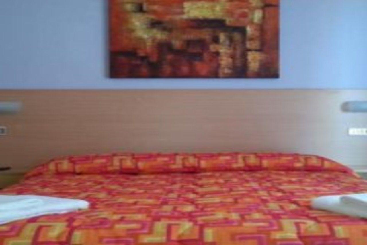 רימיני Hotel Marinella מראה חיצוני תמונה