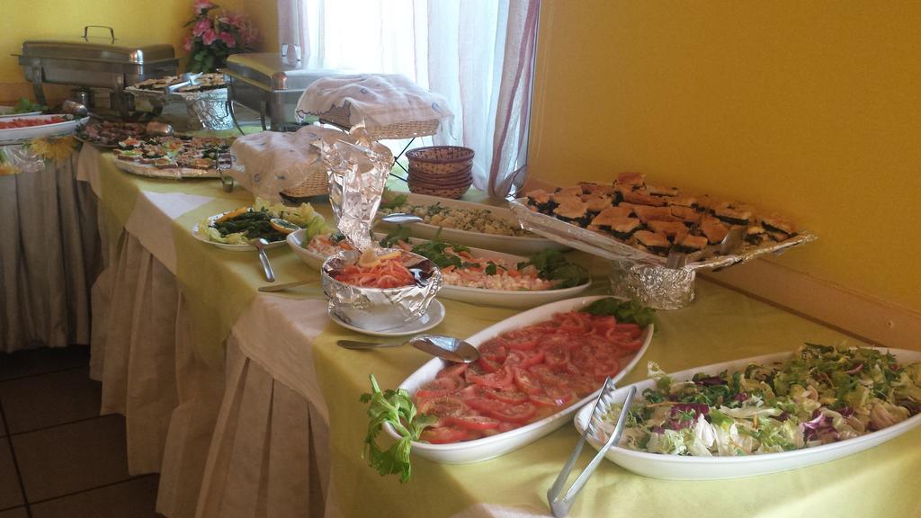 רימיני Hotel Marinella מראה חיצוני תמונה