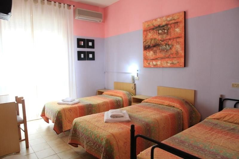 רימיני Hotel Marinella מראה חיצוני תמונה