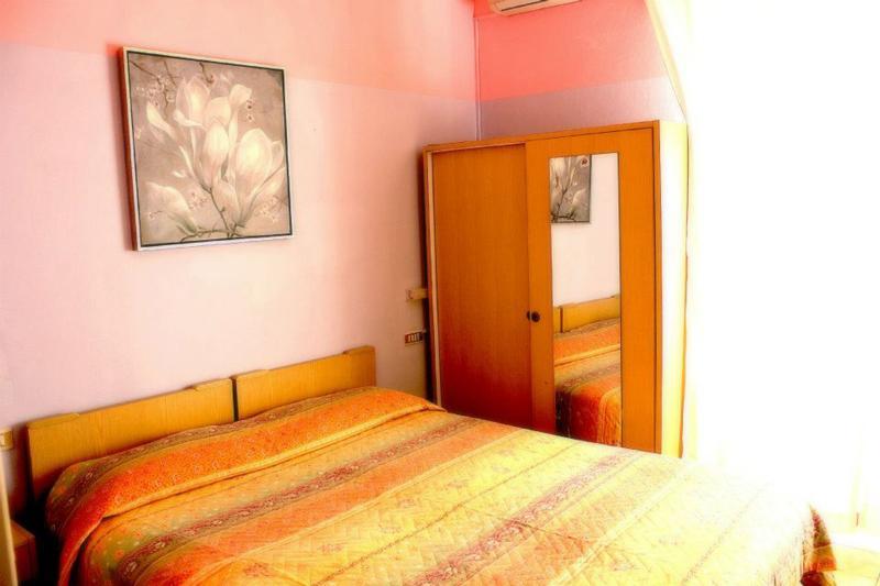 רימיני Hotel Marinella מראה חיצוני תמונה