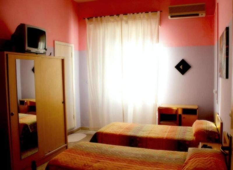 רימיני Hotel Marinella מראה חיצוני תמונה
